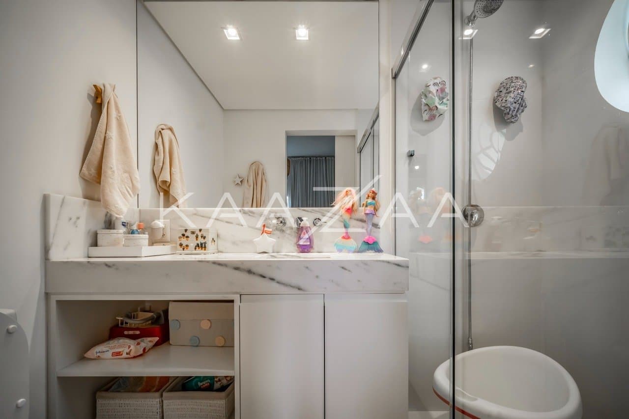 No Itaim Bibi, um apartamento lindíssimo com reforma de Marina Linhares e vista para o Parque do Povo - Foto 12